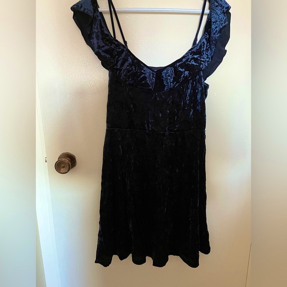American Eagle Crushed Velvet Ruffle Mini Dress - Picture 2 of 9